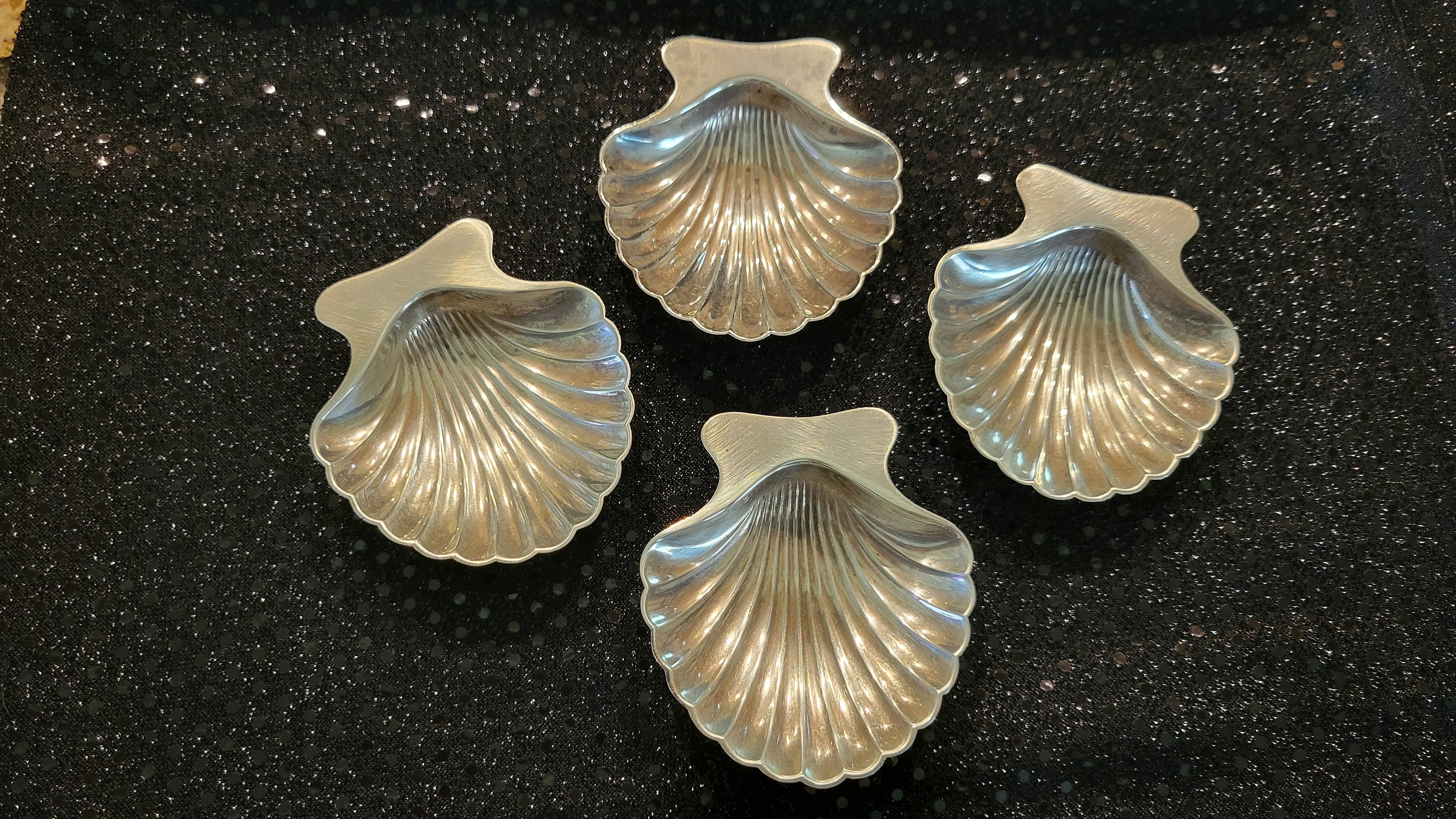 TIFFANY&Co. ティファニー　ソルトセラー Tiffany & Co. Sterling Silver Scalloped Shell Salt Cellar - Etsy