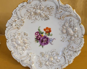 Elegante cuenco de porcelana pintado a mano de Meissen, fabricado en Alemania a mediados del siglo XX.