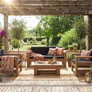 Conjunto de muebles de exterior para armar usted mismo: banco de 2 plazas, sillón y mesa de centro.