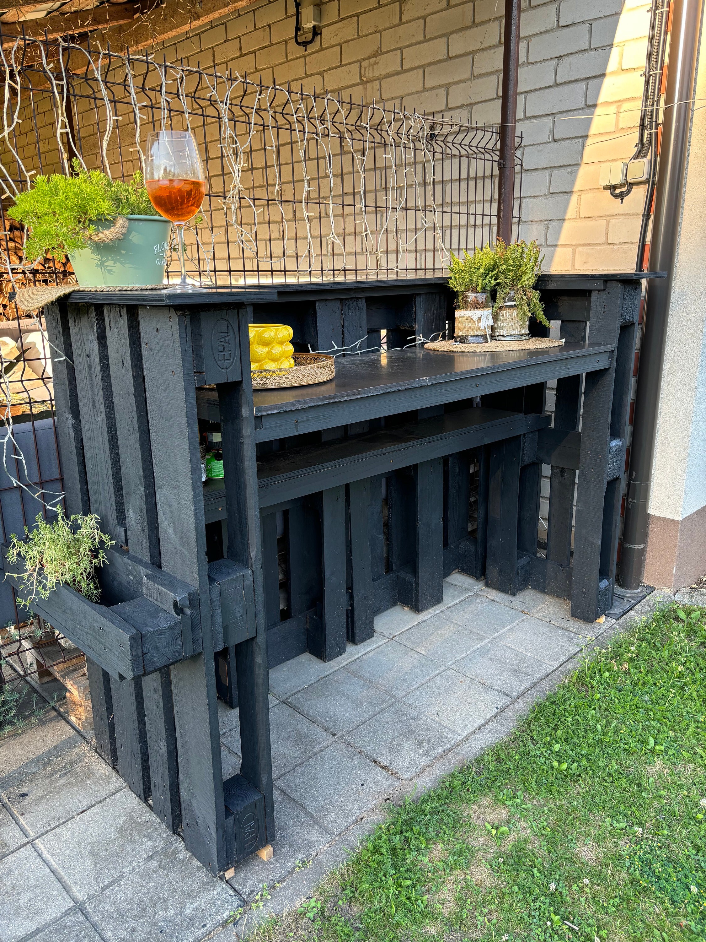 DIY Euro Pallet Bar Plans With Plywood Stool (PDF Download) - Outdoor ...