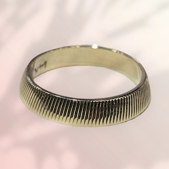 14k Yellow Gold Tapered Gold Band