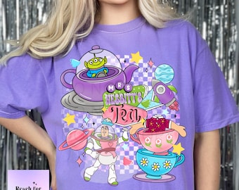 Camiseta gráfica Buzz Lightyear / Mrs. Nesbitts's Tea Comfort Colors
