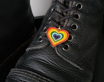 Charm à lacet Coeur arc en ciel - Shoes charm Shoes charm boot charms (dr Martens style) grunge punk charms, accessoires de chaussures pride