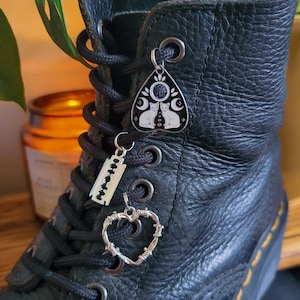 Lot of 3 cat lovers lace charm - Shoes charm - boot charms (dr Martens style) shoe accessories, jewelry 1460, doc tag