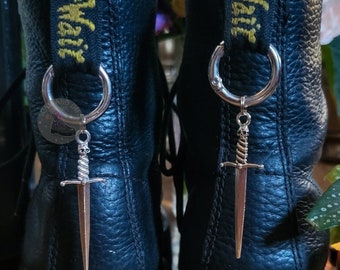 Charm dague - Shoes charm -  boot charms (dr Martens style)  accessoires de chaussures, bijoux 1460, doc tag