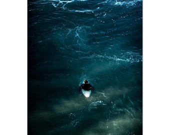 Plakat Surfer Waiting for Wave - California Wall Art - Inspirująca fotografia surfingowa