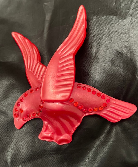 1940s Celluloid Pink Bird Brooch - image 1