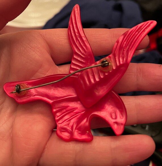 1940s Celluloid Pink Bird Brooch - image 3