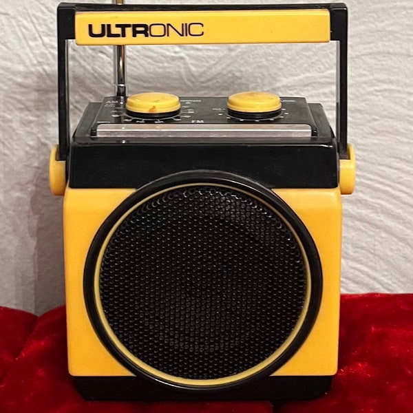 1980s Ultronic Portable Radio AM/FM