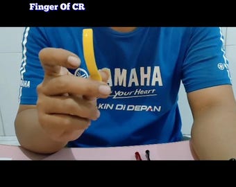 Finger Curved Razor, As if your fingers were blades.