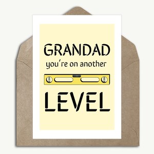 Carte drôle de fête des pères personnalisée jeu de mots de niveau à bulle grand-père vous êtes sur un autre niveau outil de bricolage blague carte d'anniversaire grand-père électricien carte