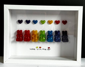 Gummy Bear Resin Art – Image encadrée dans une boîte « L’amour est dans l’air »