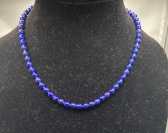 Vintage Lapis Lazuli Bead Necklace – Hand-Knotted 14K Gold Clasp – Natural Gemstone Jewelry – Artisan Necklace