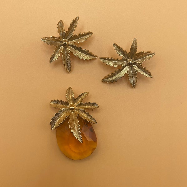 Vintage 1960s Sarah Coventry 'Autumn Haze' Brooch/pendant & Clip On Earrings Set amber glass pineapple and gold textured leaves, jewelry set