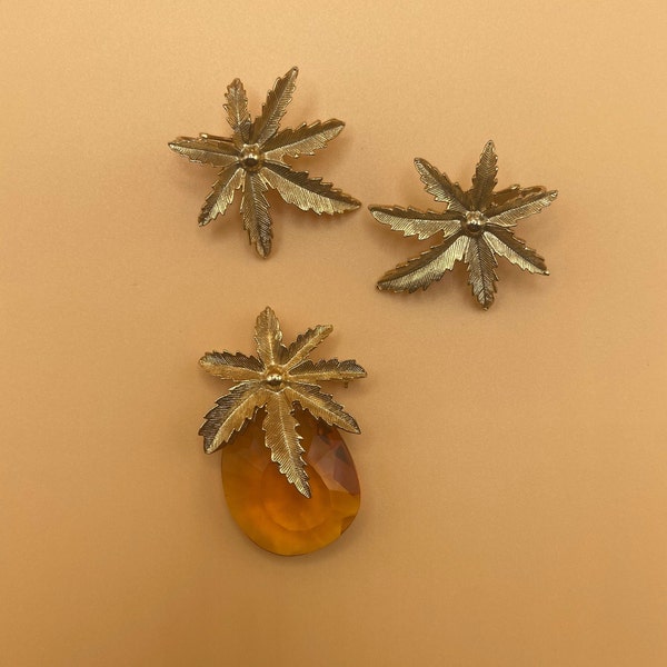 Vintage 1960s Sarah Coventry 'Autumn Haze' Brooch/pendant & Clip On Earrings Set amber glass pineapple and gold textured leaves