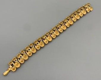 Vintage KRAMER Armband aus gebürstetem goldfarbenem Metall mit geätztem Element, Modeschmuck aus den 50er Jahren