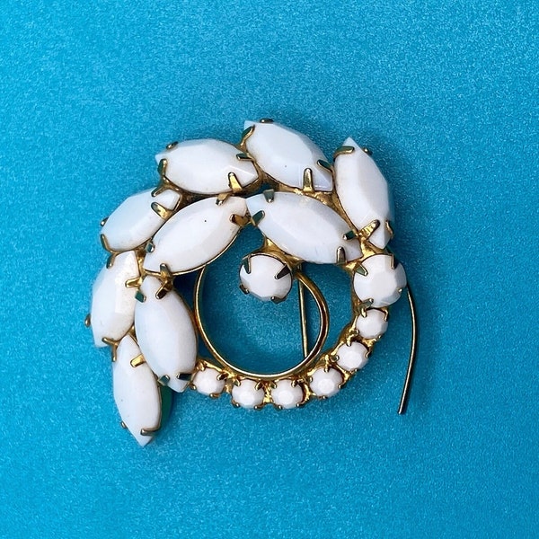 Vintage Juliana Delizza and Elster gold tone and white milk glass leaf brooch