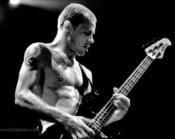 Flea Unleashed – Red Hot Chili Peppers Live 1992 / Bass in Motion – Flea on Stage / Flea in Full Force – 1992 Tour Stage Moment