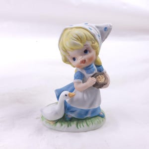 Vintage Homco Girl Feeding A Duck Figurine
