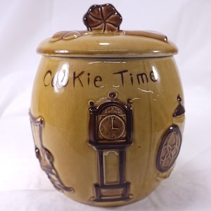 Vitg Kitchen Theme All Over Cookie Time Jar Colonial Clock Designs Cookie Jar