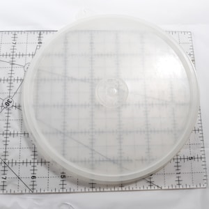 Clear Round Tupperware 6.5&quot; Diameter Lid 227-45