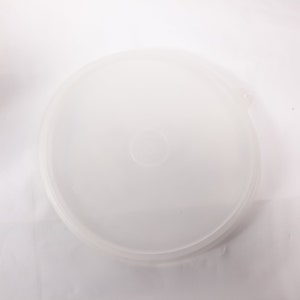 Clear Round Tupperware 6.5&quot; Diameter Lid 227-46
