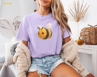 Cute Bumblebee T-Shirt – Kawaii Bee Graphic Tee, Aesthetic Animal Shirt, Summer Outfit, Gift for Her, Minimalist Nature Lover Tee