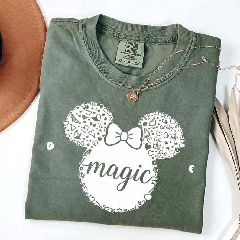 Camiseta mágica de Minnie Mouse, camiseta mágica de Disney, camiseta con estampado de orejas de Mickey, camiseta con cita original, camiseta mágica adorable imagen 5