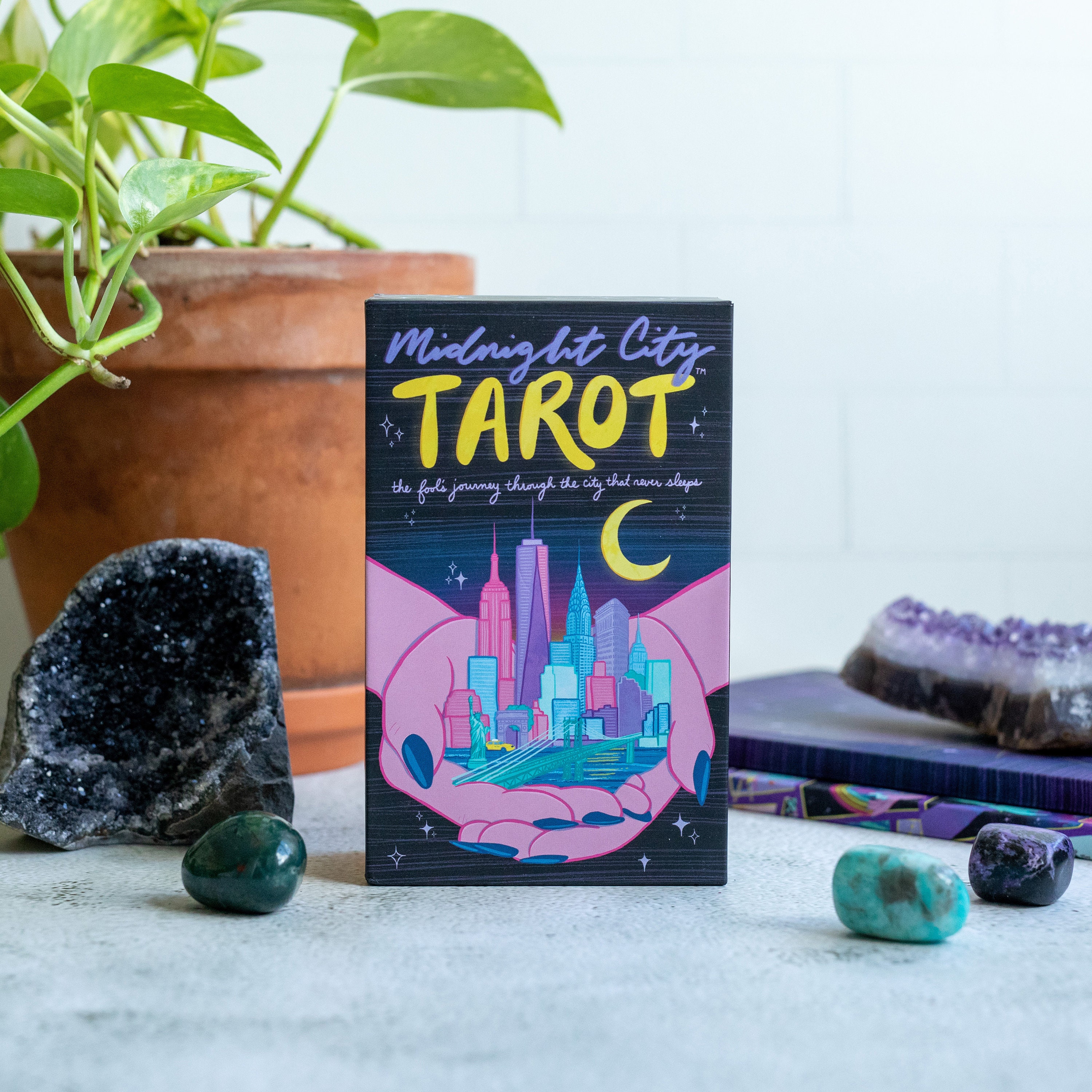 ミッドナイトシティ タロットデッキ ギフトセット：NYC 祭壇布と