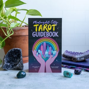 Guida / New York City / Mazzo di tarocchi / Stregoneria / Dono della strega / Tarocchi / Divinazione / Midnight City Tarot® / Tarocchi di New York City