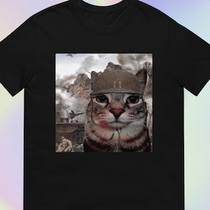 Camiseta unisex de manga corta con estampado de gato soldado de Thousand Yard Stare War en el campo de batalla, divertida, sarcástica, ofensiva, aleatoria y maldita