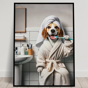 Ritratto di un Beagle che si lava i denti in accappatoio, Cornice per il bagno, Decorazione umoristica, Poster per il bagno, Regalo Beagle, Poster Beagle incorniciato