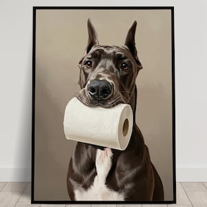 Alano che morde il rotolo di carta igienica, umorismo sul water, poster sul water, regalo sull'alano, poster incorniciato, poster sul cane