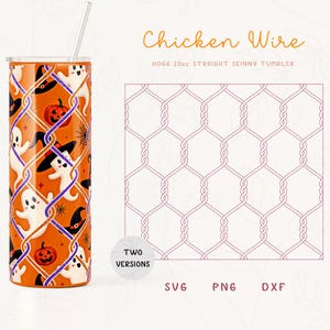 Può includere: Un bicchiere sottile dritto da 20 once a tema Halloween. Il bicchiere arancione presenta fantasmi bianchi, cappelli da strega neri, ragnatele viola e zucche. Il design include un motivo a filo di pollo e il testo "Chicken Wire".