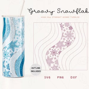 Può includere: Un bicchiere dritto e sottile da 20 oz con un design a fiocco di neve blu e bianco. Il bicchiere è mostrato con una cannuccia. Il design include un motivo ondulato e accenti di glitter. Il testo "Groovy Snowflake" è mostrato nella parte superiore dell'immagine. Il testo "20oz Straight Skinny Tumbler" è mostrato sotto l'immagine del bicchiere. Il testo "Outline Included" è mostrato in una casella sotto il bicchiere. Il testo "SVG PNG DXF" è mostrato sotto la casella.