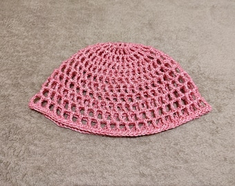 Sparkle net-style skull hat in pink colour, disco hat with gold lurex, mesh hat, retro hat, 70s hat, crocheted party cap