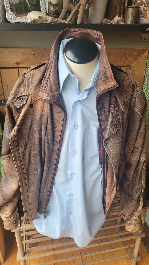 Vintage 1970s brown leather Bomber - well worn re… - image 1