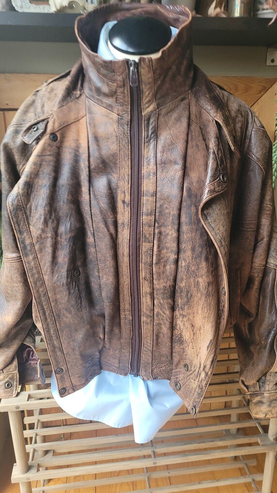 Vintage 1970s brown leather Bomber - well worn re… - image 7