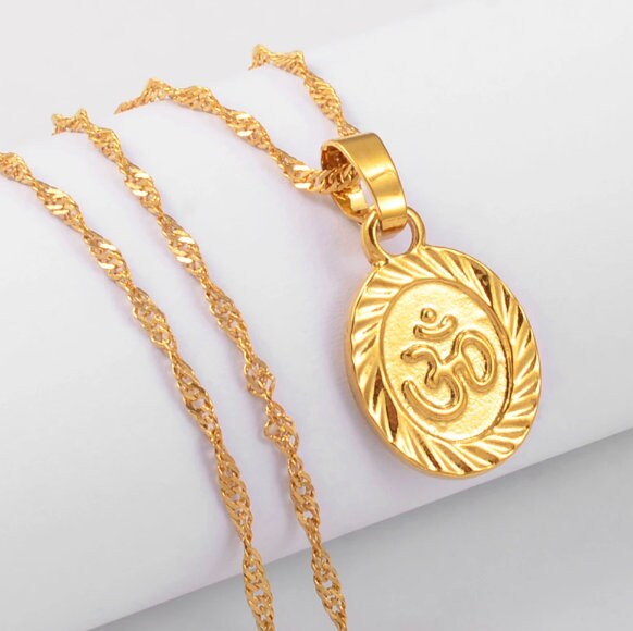 18K Gold Plated Engraving Round Pendant Gold Charm Necklace Waterproof Wear to Yoga