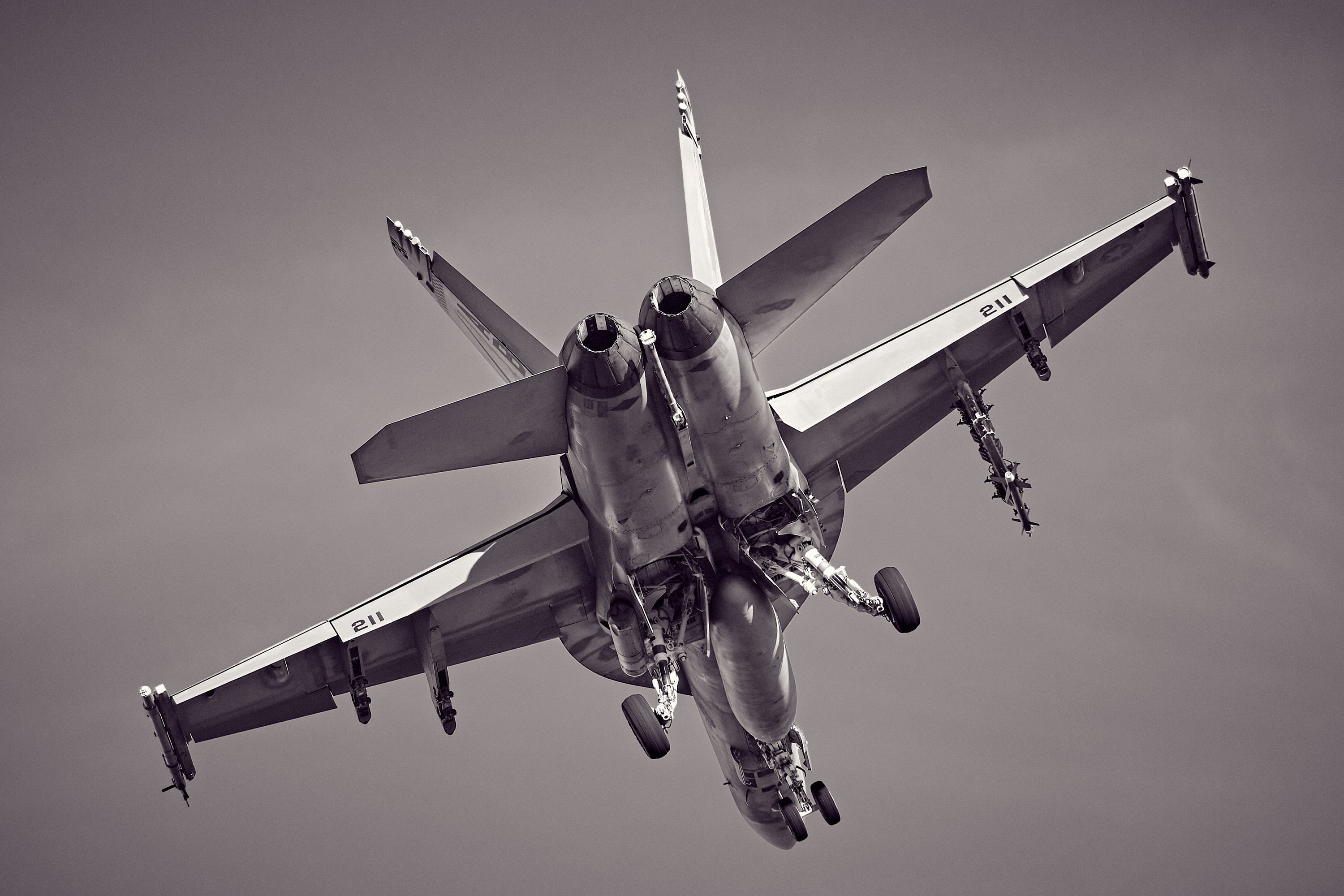 F/A-18E Super Hornet Photo: Black and White Naval Aviation Canvas Print ...