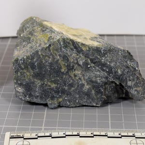 Blocco grezzo di serpentino nobile da 435 g, campione di roccia lapidaria dello Stato di Washington, pietra curativa cristallina