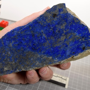 Blocco grezzo di lapislazzuli afghano da 1483 g, campione di roccia lapidaria, pietra blu naturale