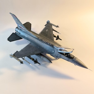 F-16 in 1:48 scale, pro built model with display stand