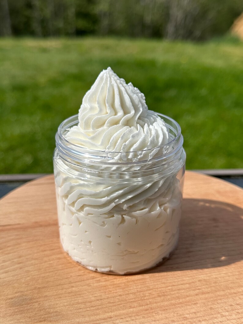 Whipped Body Butter Nongreasy Shea Butter Moisturizing // Warm Vanilla