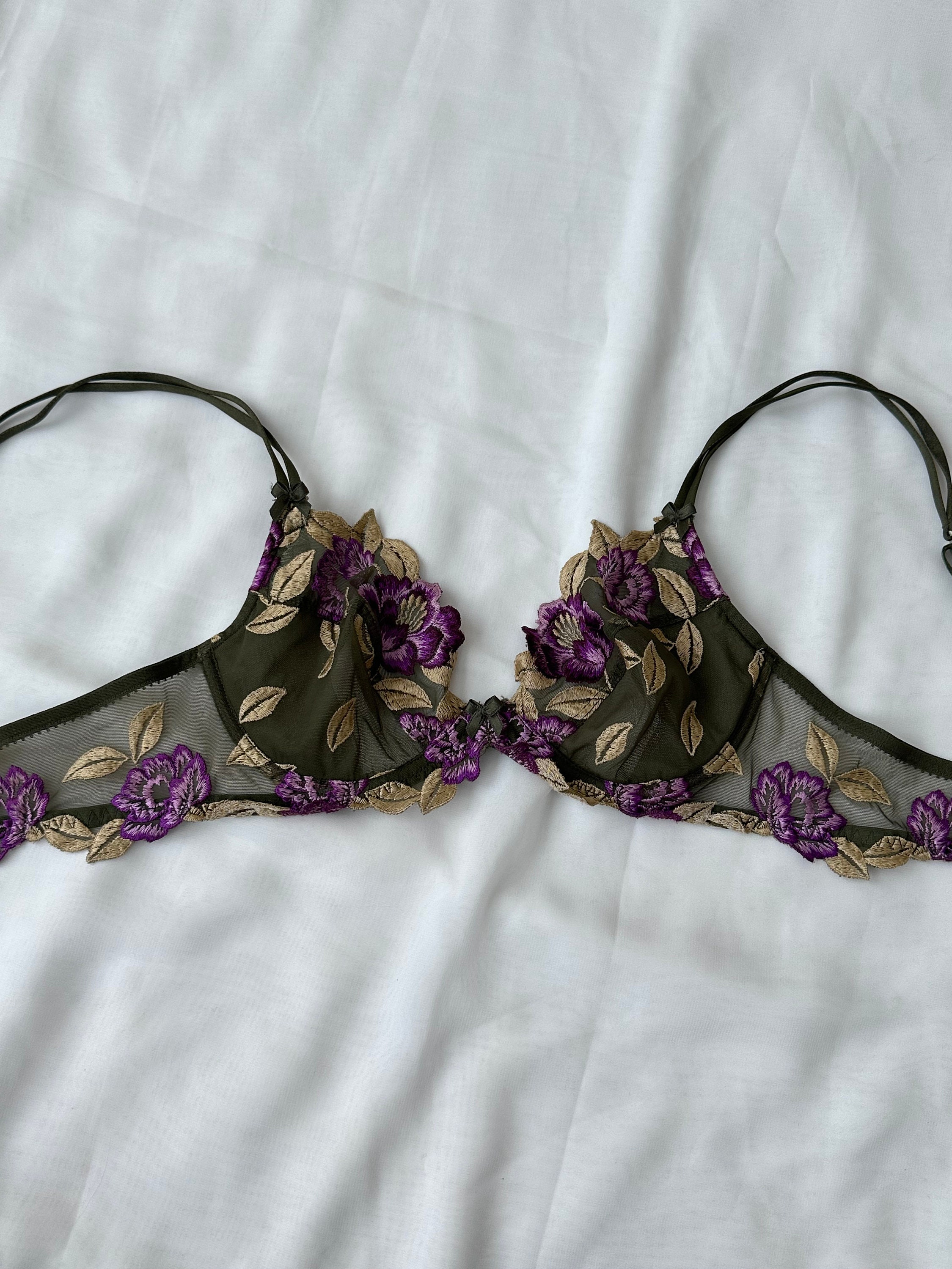 FREE SHIPPING!! NWT Unlined Plunge Very Sexy Violet Victoria Secret bra  size 30A