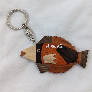 Hawaii Keychain, Hawaiian Souvenir Keychain, Wooden keychain, humuhumunukunukuapua&#39;a, reef trigger fish, Hawaiian fish keychain