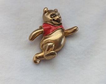 Winnie the Pooh pin, Vintage Winnie the Pooh gold toned pin, Disney Pin, Disney Winnie the Pooh brooch, Vintage Disney pin