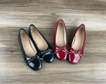 Mary Jane roja, lazo, zapatos negros, zapatos de mujer, zapatos pequeños de piel, zapatos planos