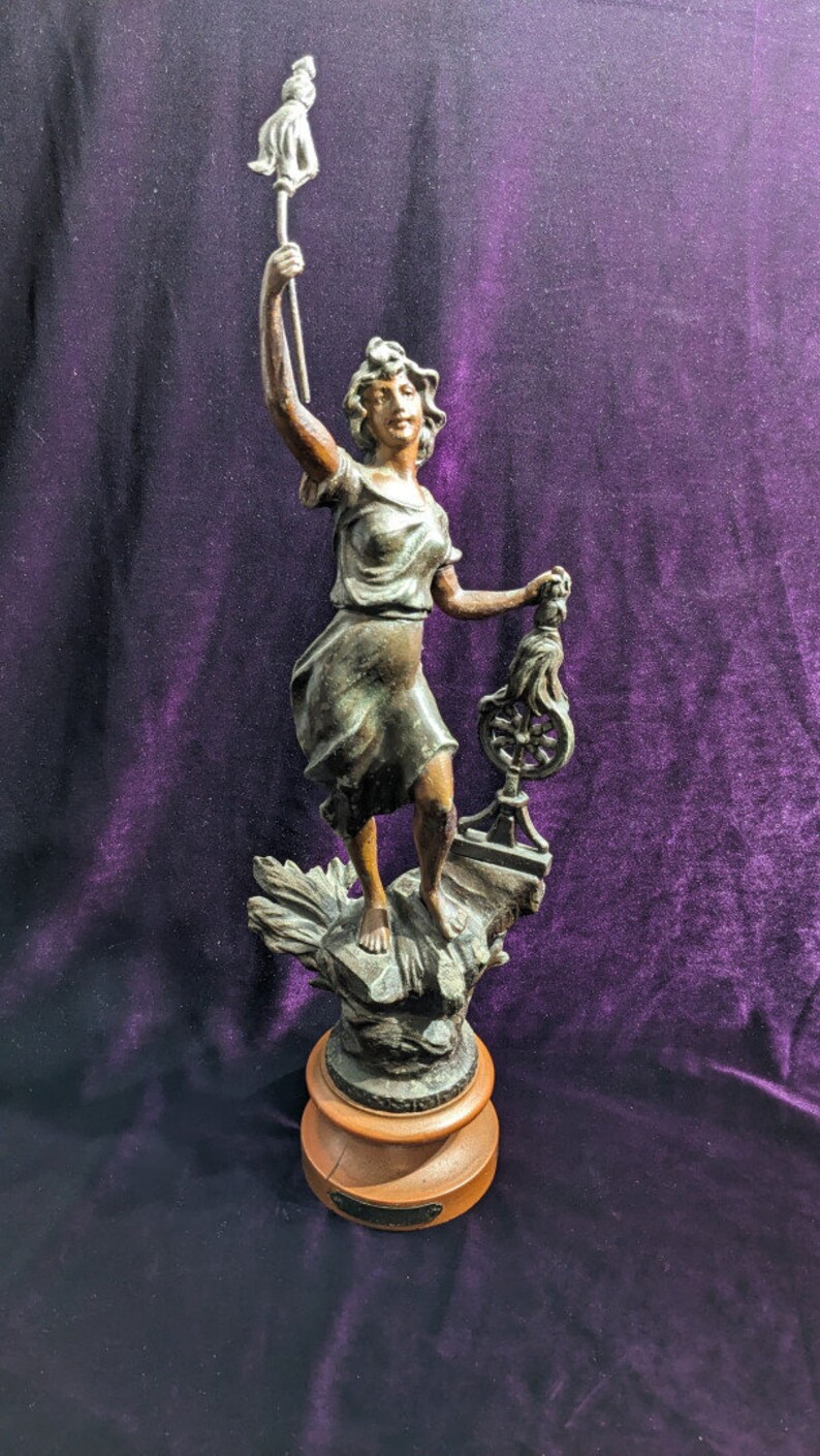 Amazing Antique French Woman Zinc / Spelter Statue le Travail labor