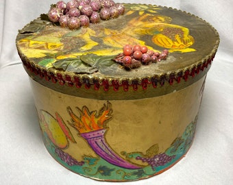 Amazingly Decorative Vintage Retro Hat Box